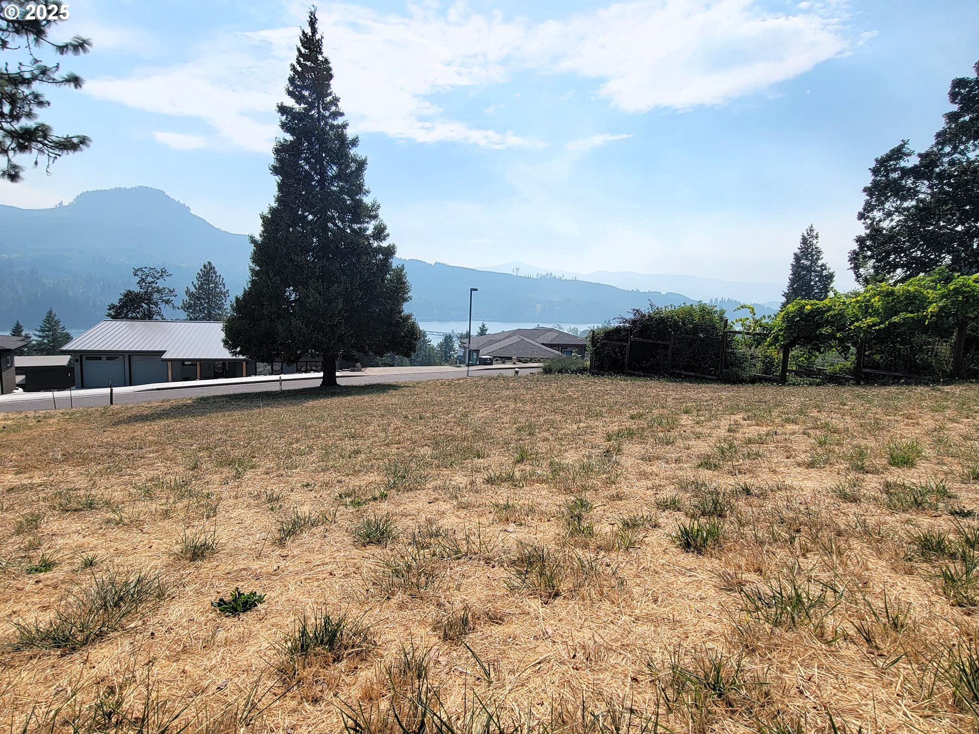 Sunridge Lane, Unit 40 Lowell, OR 97452 - Photo 2 of 5 a view of an outdoor space and yard