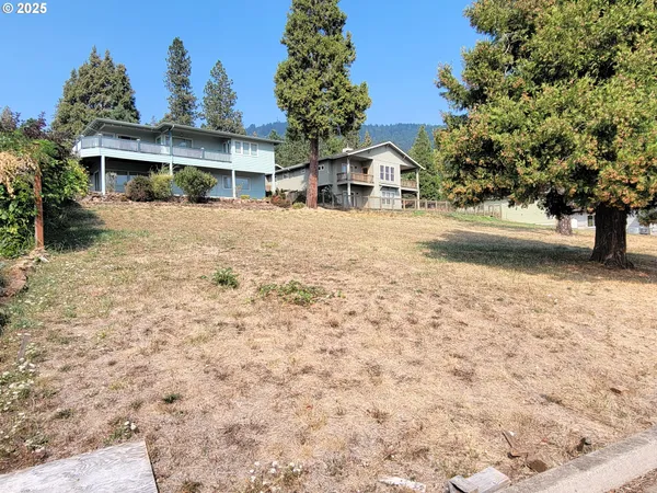 $120,000 | Sunridge Lane, Unit 40, Lowell, OR 97452