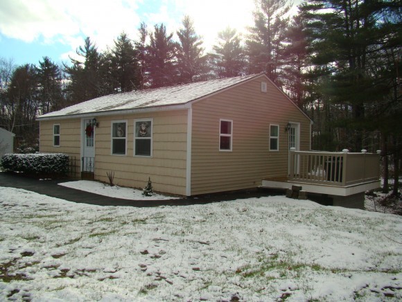380 Chester Road Auburn, NH 03032 - Photo 1 of 1