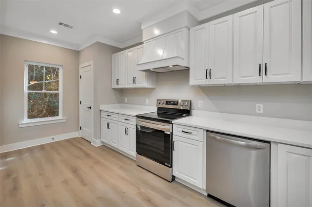 $325,000 | 505 Madison Street, Darien, GA 31305