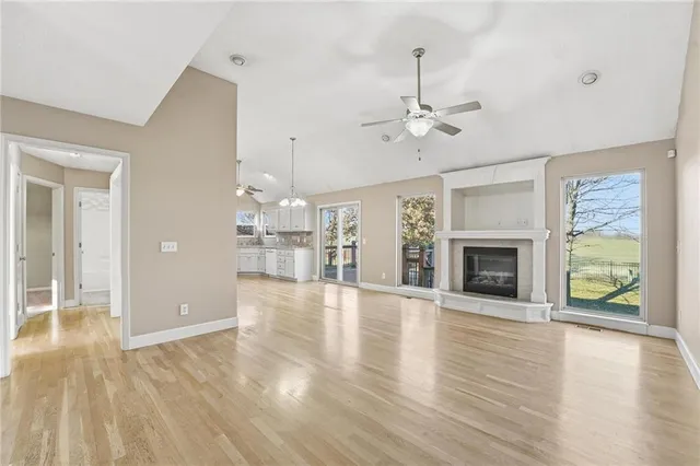 $365,000 | 1200 West 10th Avenue, Kearney, MO 64060