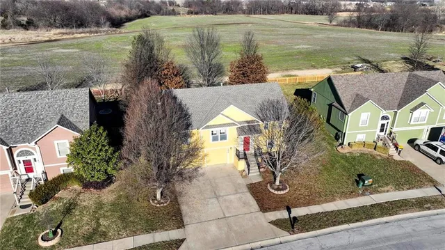 $365,000 | 1200 West 10th Avenue, Kearney, MO 64060