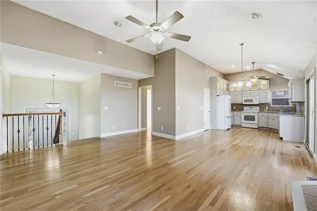 $365,000 | 1200 West 10th Avenue, Kearney, MO 64060