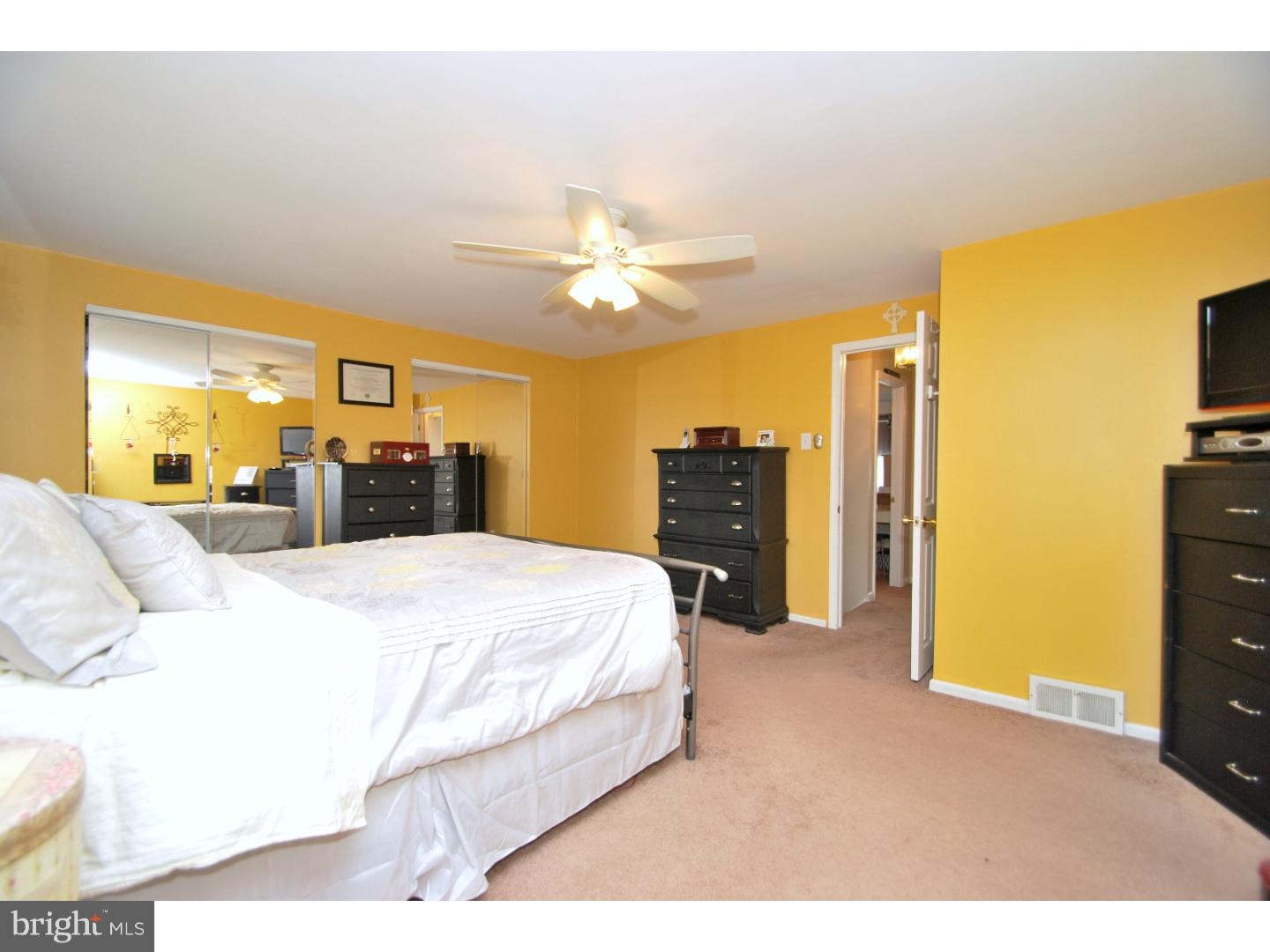 12456 Balston Road Philadelphia, PA 19154 - Photo 16 of 25 Bedroom - Main