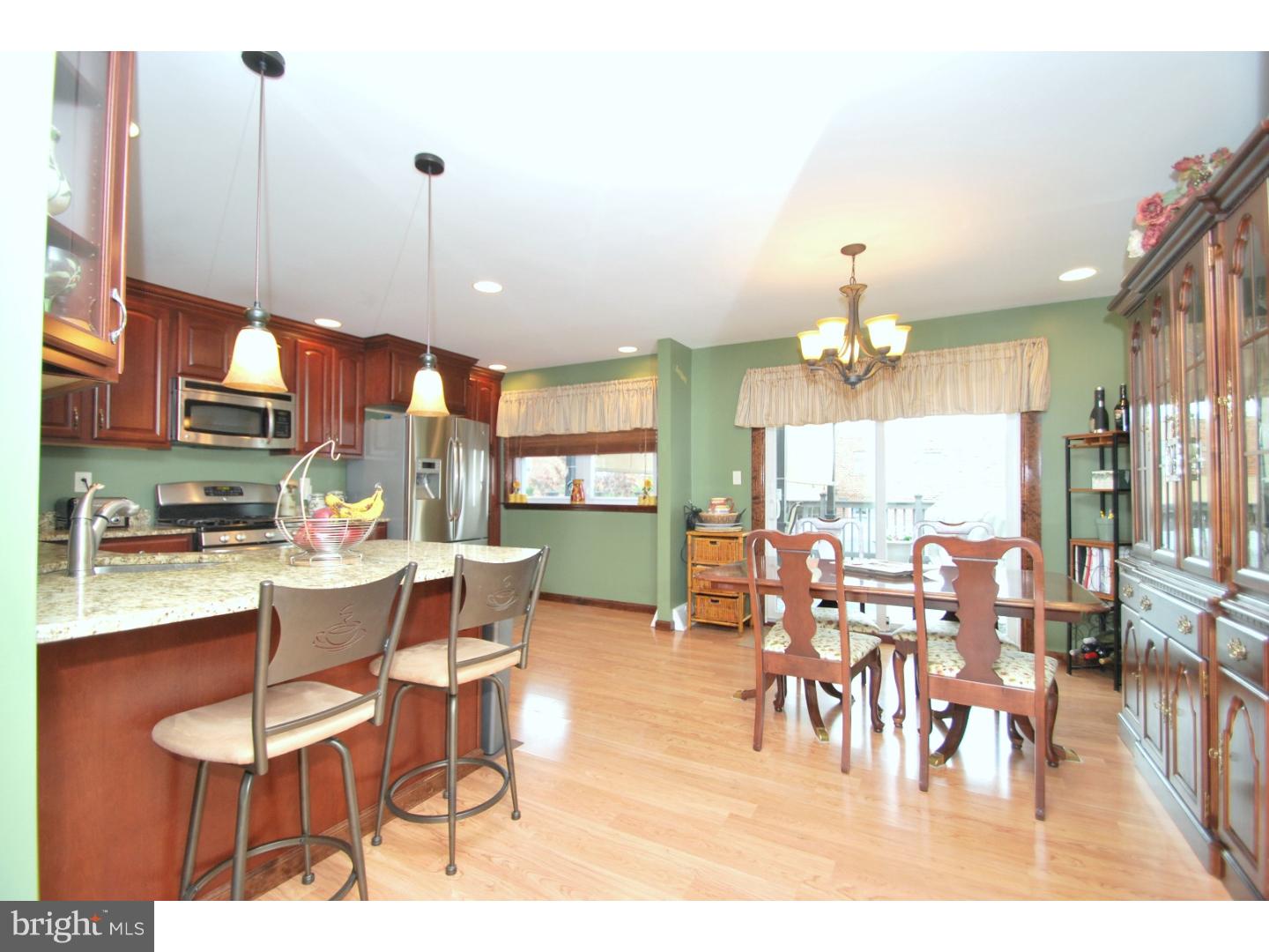 12456 Balston Road Philadelphia, PA 19154 - Photo 5 of 25 Kitchen
