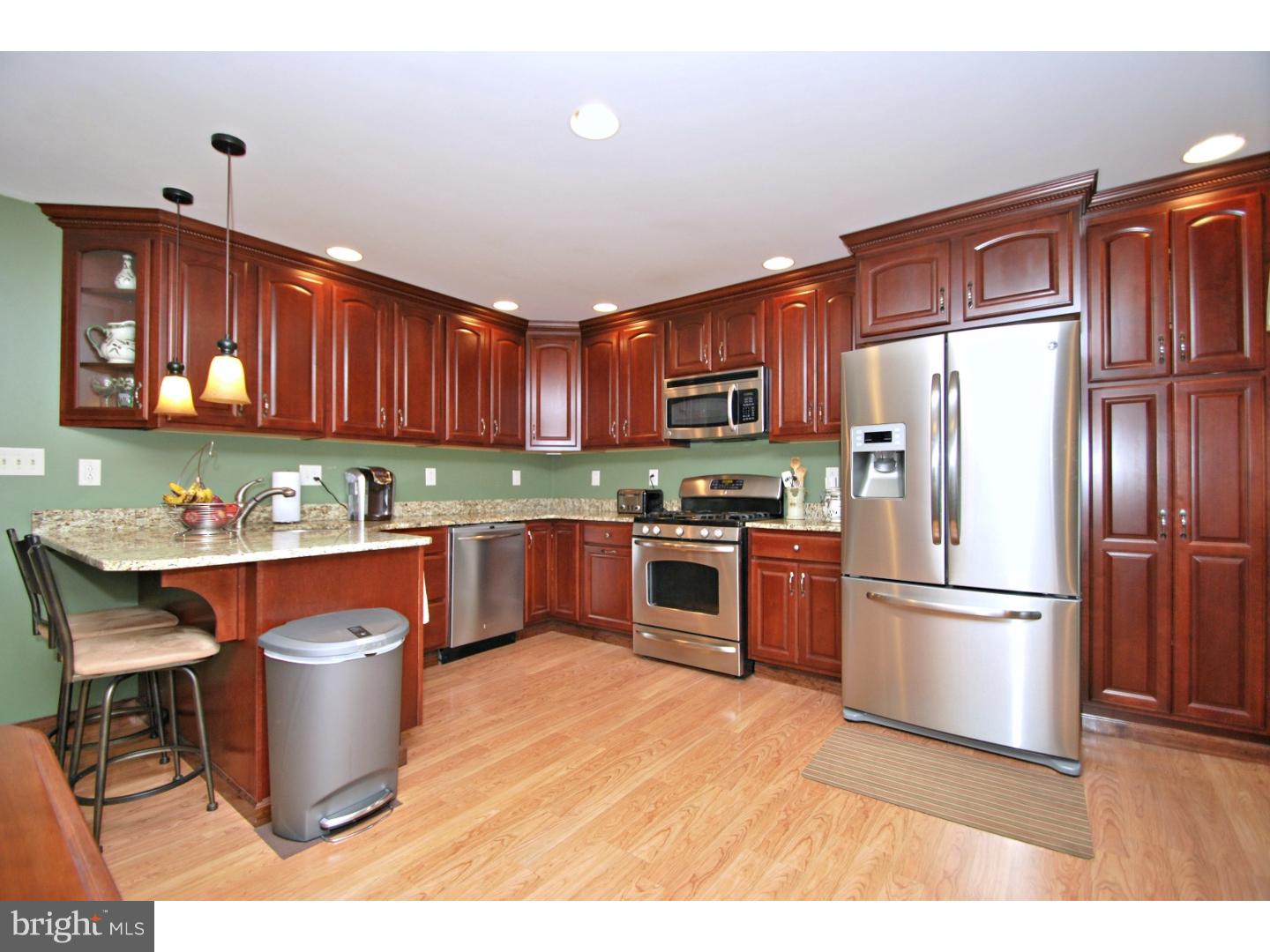 12456 Balston Road Philadelphia, PA 19154 - Photo 6 of 25 Kitchen