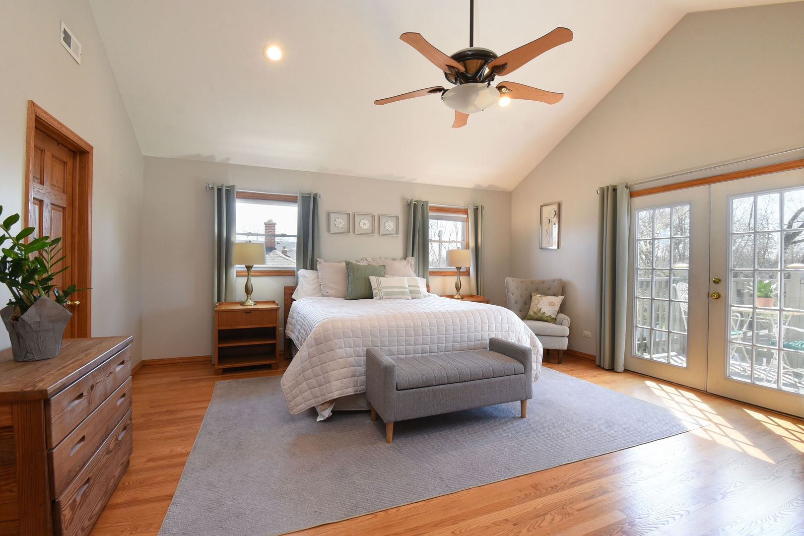 349 Blackhawk Road Riverside, IL 60546 - Photo 15 of 35