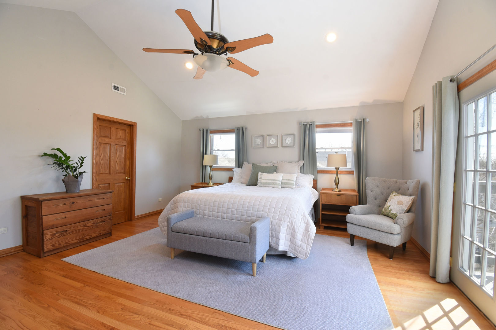 349 Blackhawk Road Riverside, IL 60546 - Photo 16 of 35