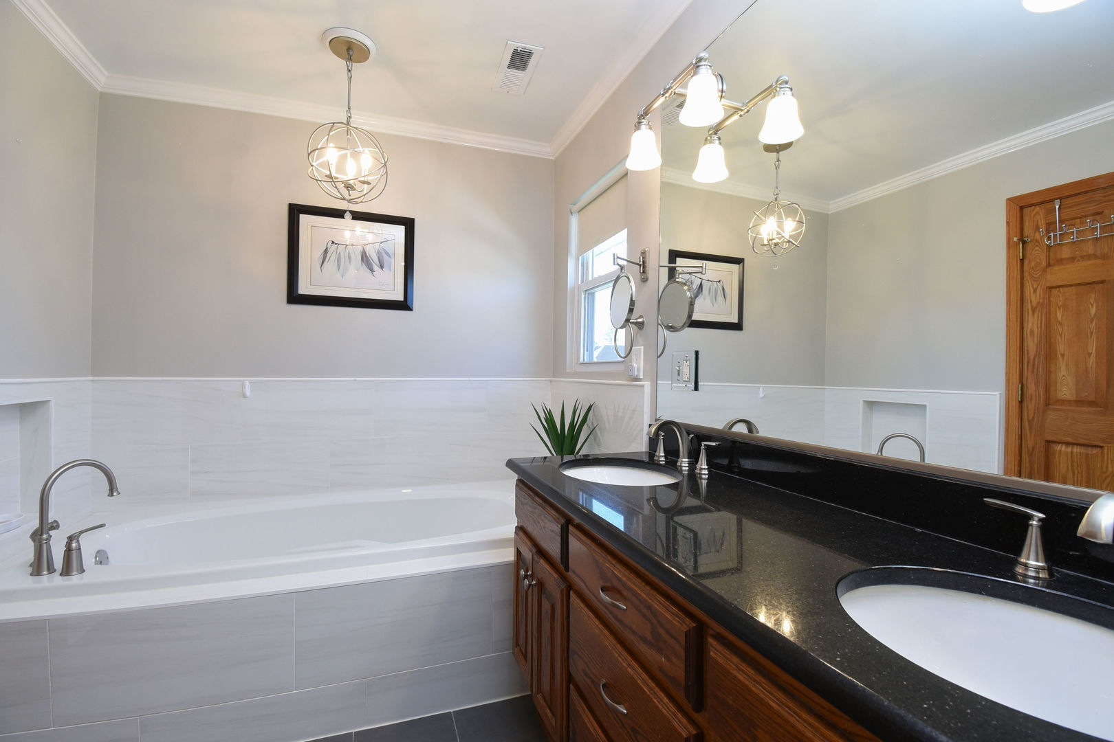 349 Blackhawk Road Riverside, IL 60546 - Photo 18 of 35