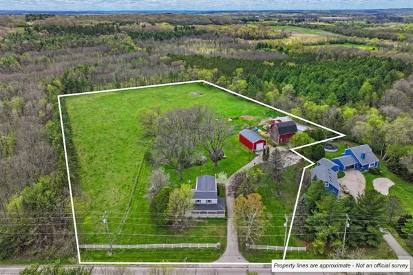 $775,000 | 34411 Washington Avenue, Rochester, WI 53105