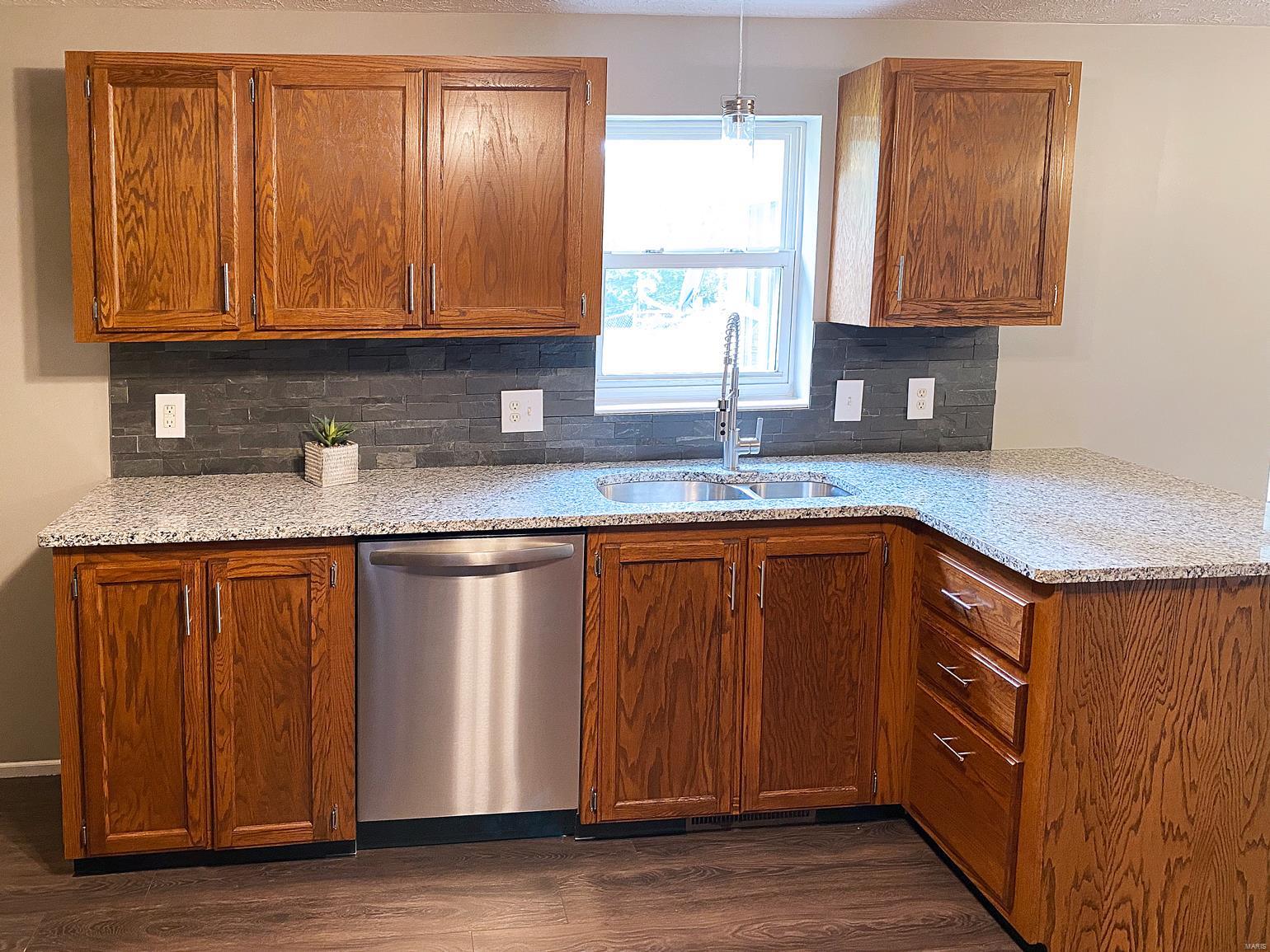 7305 Bethalto Road Bethalto, IL 62010 - Photo 10 of 39