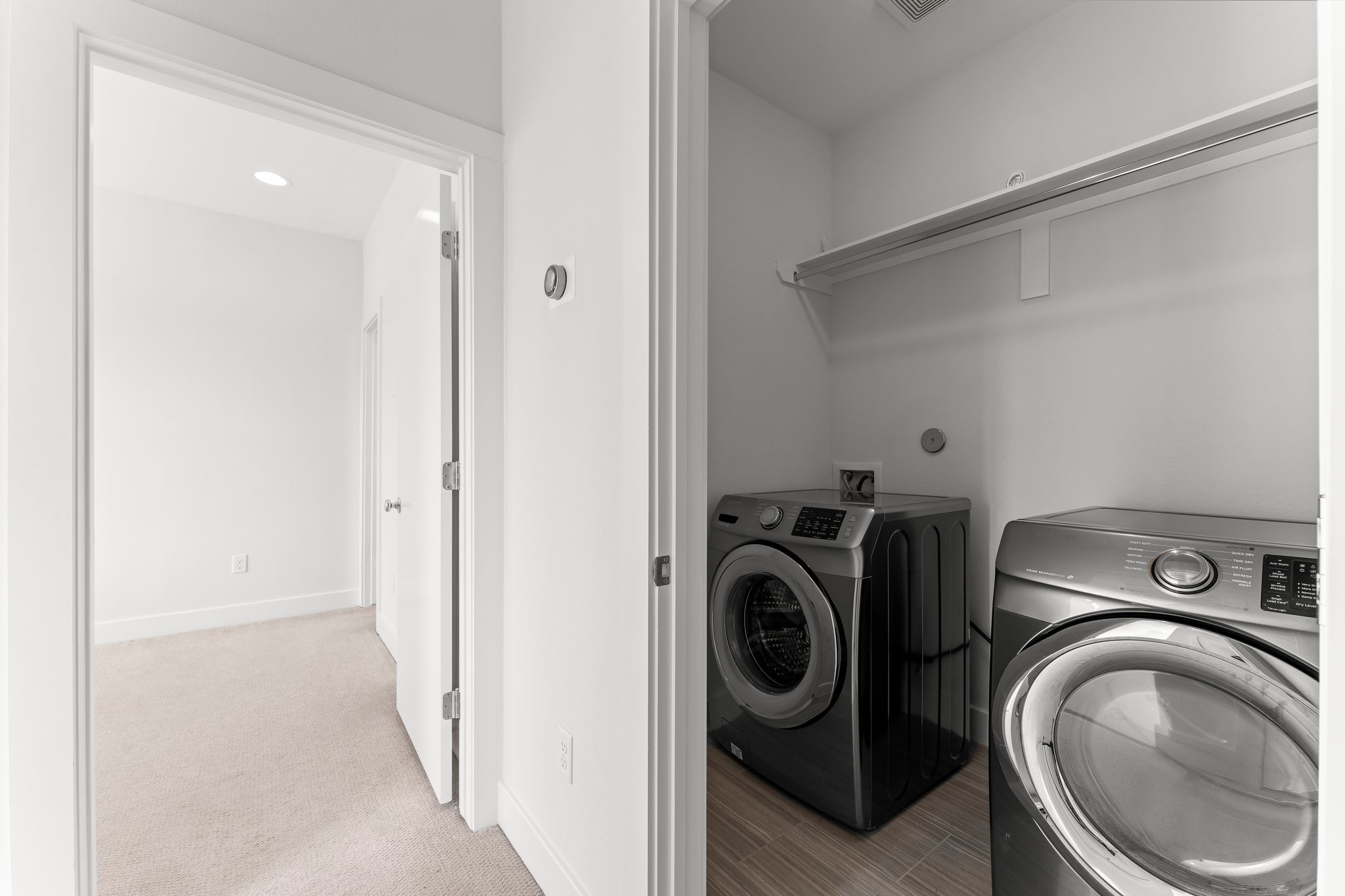 2909 Gillespie Street, Unit A Houston, TX 77020 - Photo 23 of 32 Washer/Dryer on 3rd Floor Close to Bedrooms