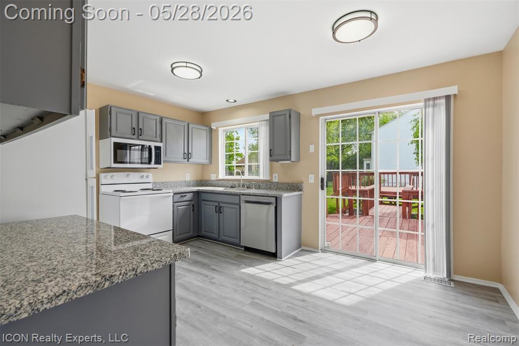 1028 Knightsbridge Road Canton, MI 48187 - Photo 6 of 25