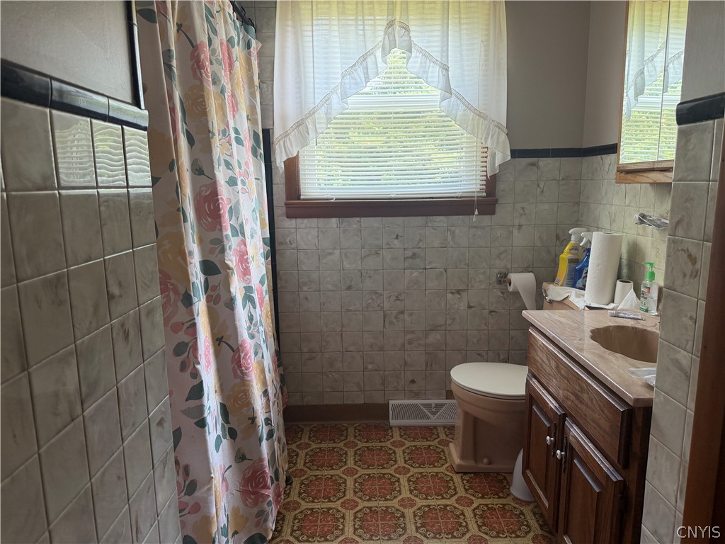 2110 County Rte 176 Volney, NY 13069 - Photo 19 of 24