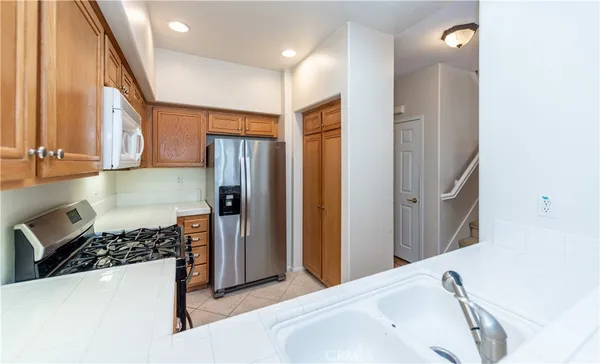 $3,600 | 703 Terra Bella, Irvine, CA 92602