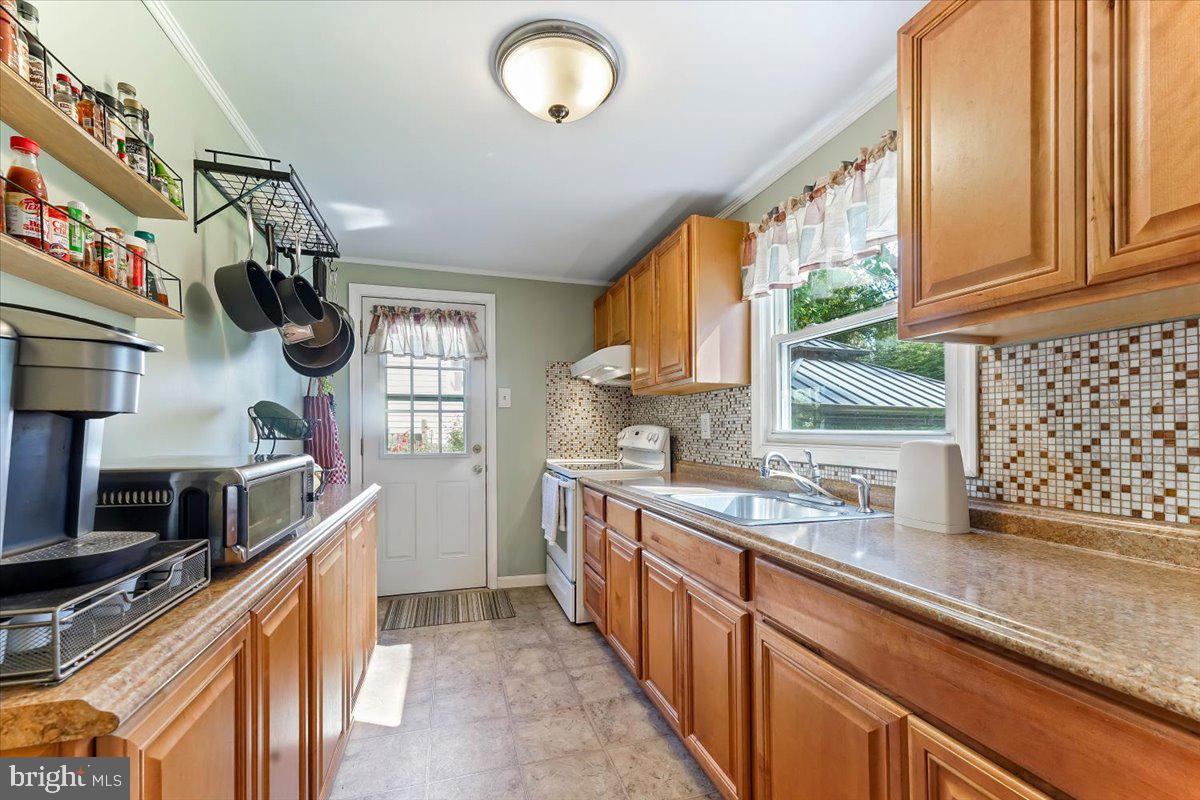 317 West Chelton Road Brookhaven, PA 19015 - Photo 8 of 19 Gallery Image 8