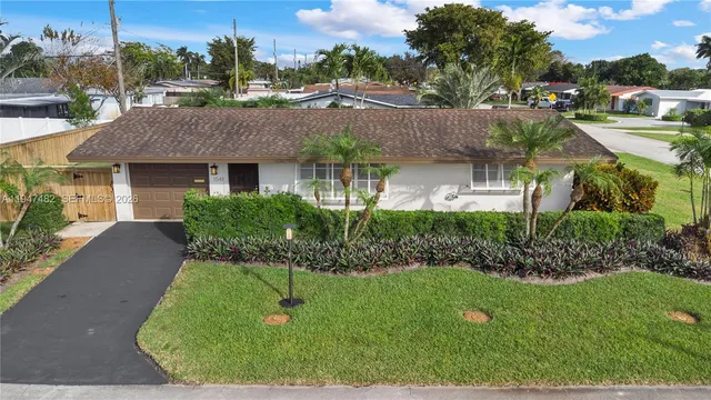 $495,000 | 1541 Northwest 83rd Way, Pembroke Pines, FL 33024