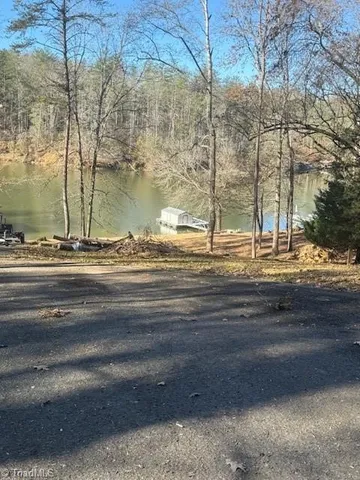 $949,000 | 231 West Shr Drive, Wilkesboro, NC 28697