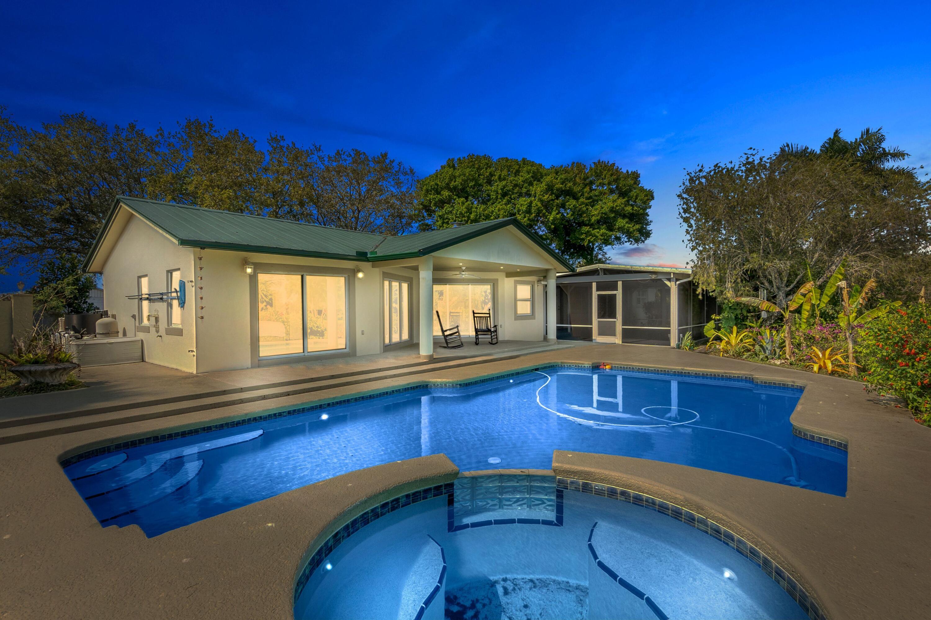 10750 Southwest Fox Brown Road Indiantown, FL 34956 - Photo 28 of 42 Jacuzzi water fall