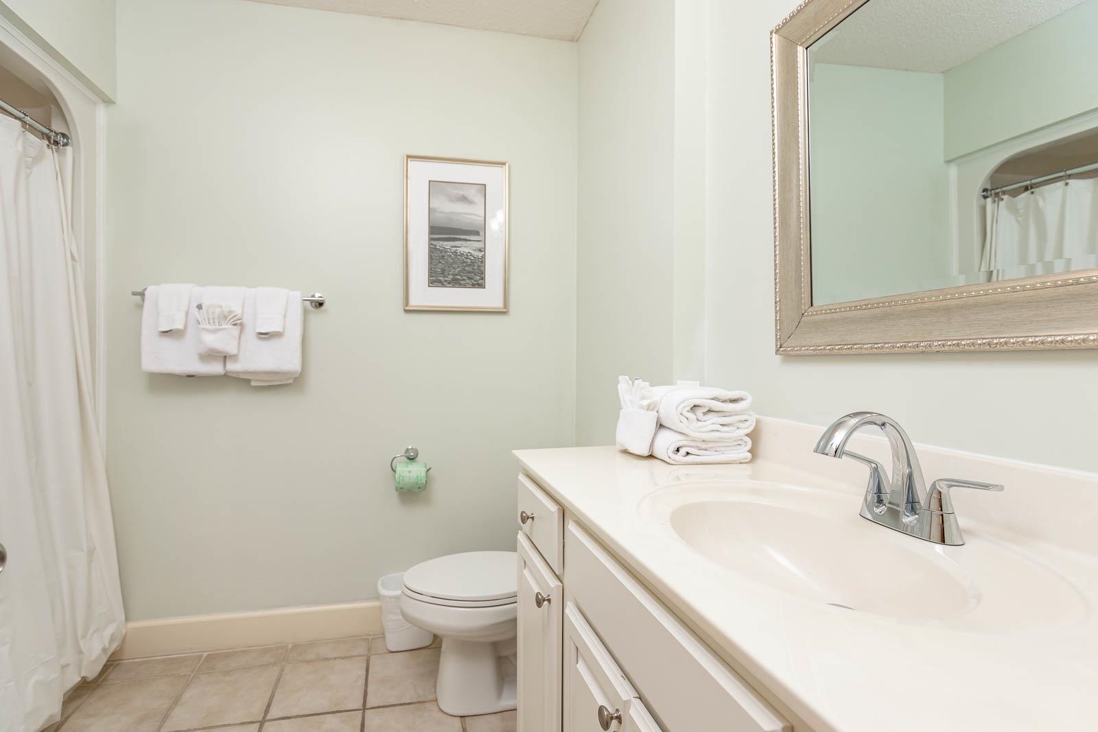 27580 Canal Road, Unit 1125 Orange Beach, AL 36561 - Photo 15 of 24 Guest Bathroom