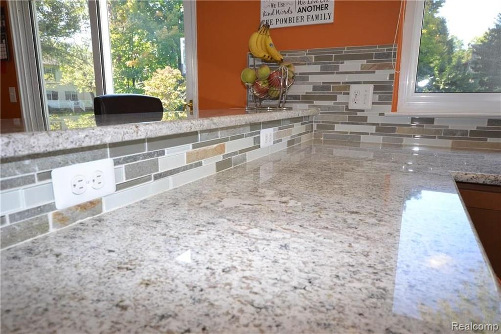 35870 Fredericksburg Road Farmington Hills, MI 48331 - Photo 9 of 45