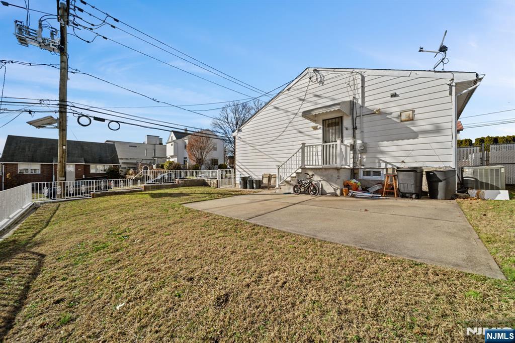 23 Arn Terrace, Unit 1 Secaucus, NJ 07094 - Photo 20 of 22