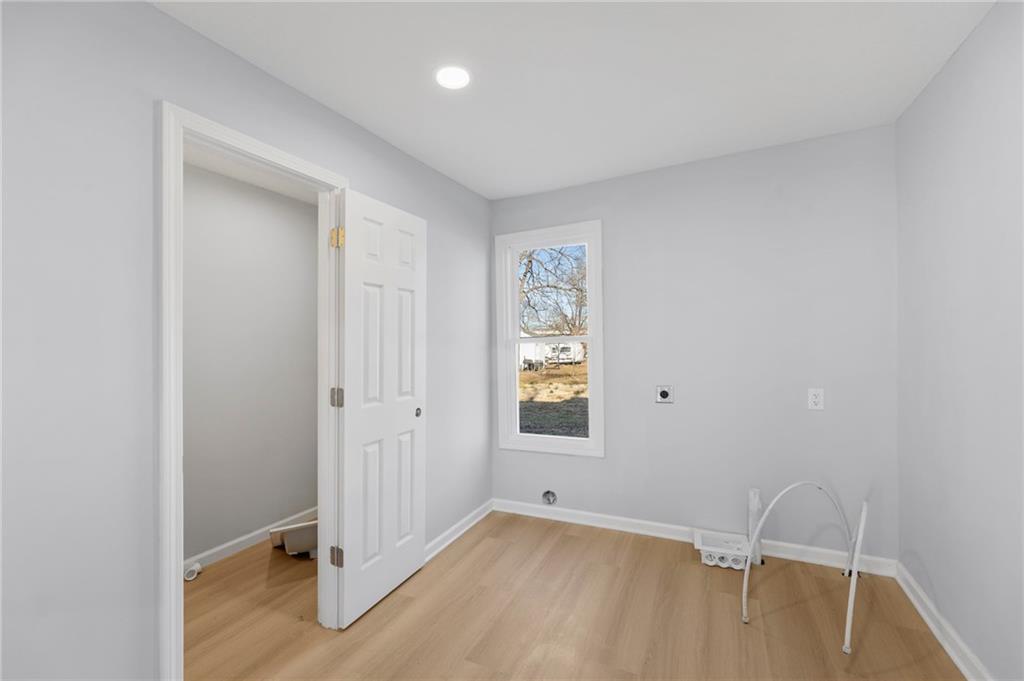 236 South Ash Street Ottawa, KS 66067 - Photo 14 of 32