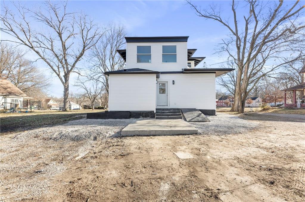 236 South Ash Street Ottawa, KS 66067 - Photo 7 of 34