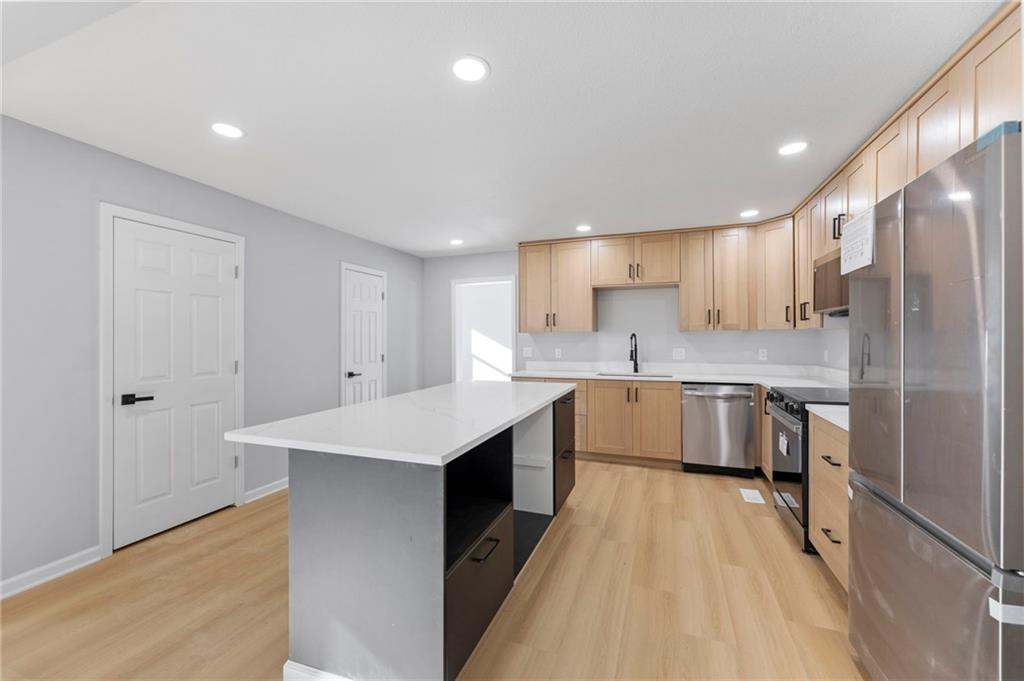 236 South Ash Street Ottawa, KS 66067 - Photo 10 of 34