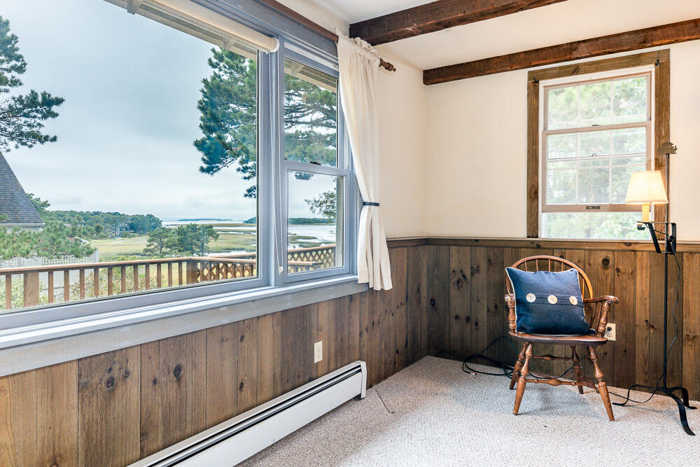 95 Barker Street Wellfleet, MA 02667 - Photo 21 of 48 livroom4