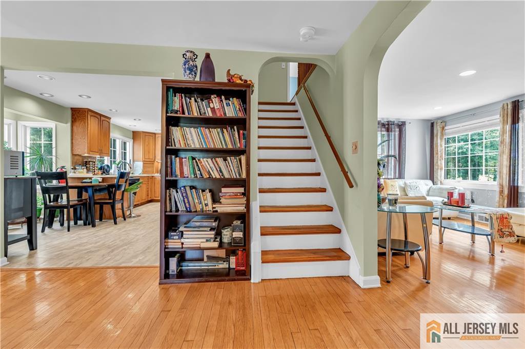 267 Friendship Road Cranbury, NJ 08512 - Photo 9 of 53