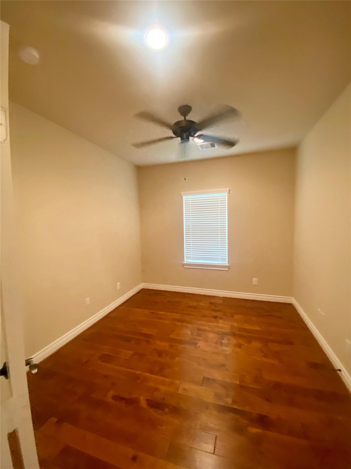 1306 Dian Street Houston, TX 77008 - Photo 12 of 17 a view of an empty room
