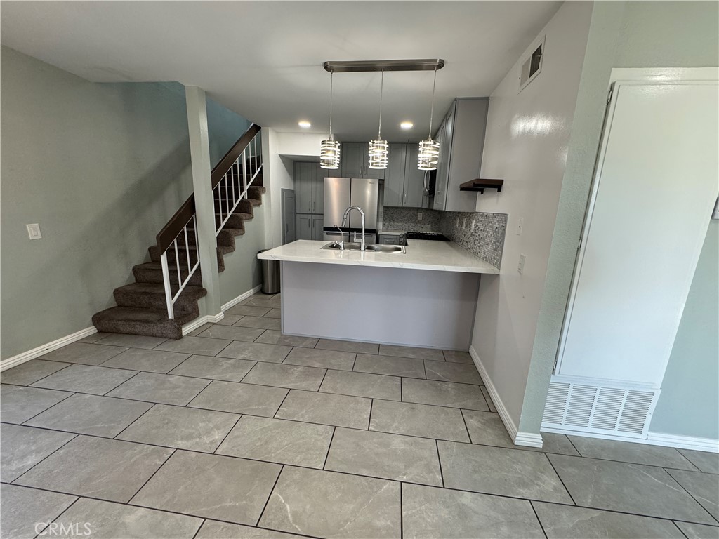 810 West Lambert Road La Habra, CA 90631 - Photo 4 of 31