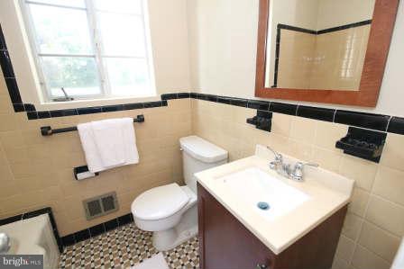 1832 Brisbane Street Silver Spring, MD 20902 - Photo 11 of 18 Bath
