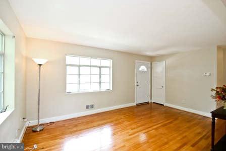 1832 Brisbane Street Silver Spring, MD 20902 - Photo 4 of 18 Living Room