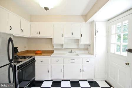 1832 Brisbane Street Silver Spring, MD 20902 - Photo 7 of 18 Kitchen