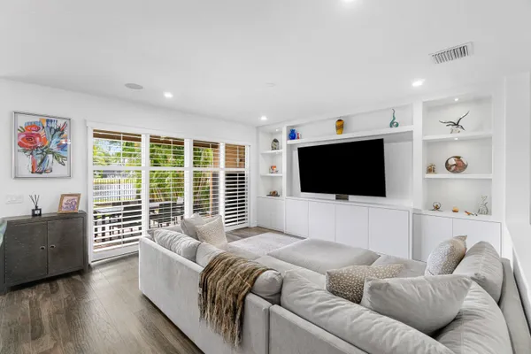 $6,250 | 8300 Calabria Lakes Drive, Boynton Beach, FL 33473