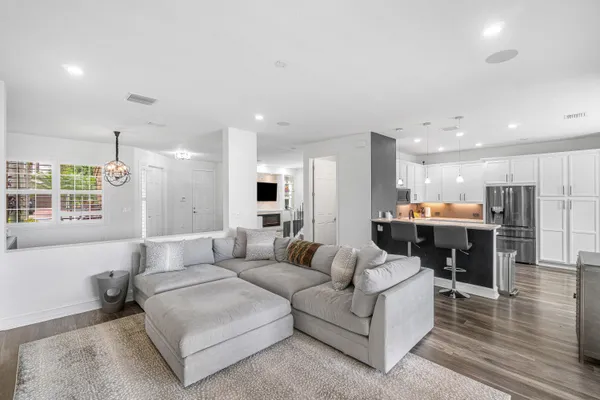 $6,250 | 8300 Calabria Lakes Drive, Boynton Beach, FL 33473