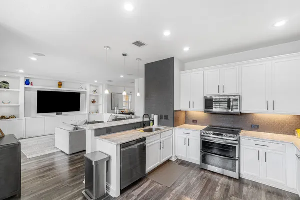 $6,250 | 8300 Calabria Lakes Drive, Boynton Beach, FL 33473