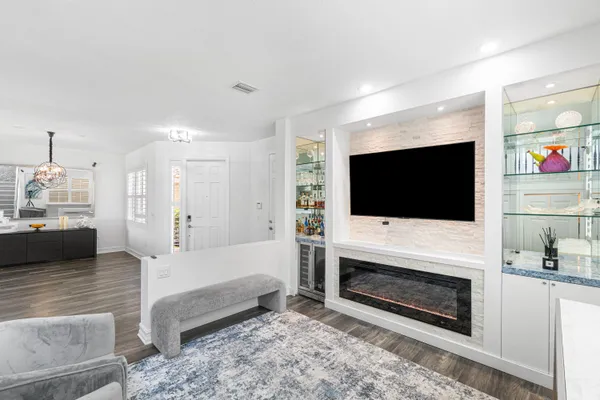 $6,250 | 8300 Calabria Lakes Drive, Boynton Beach, FL 33473