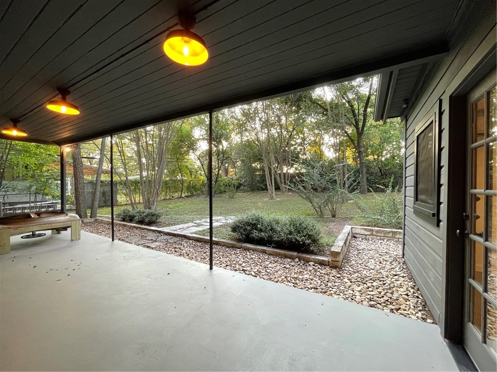4504 Elwood Road Austin, TX 78722 - Photo 21 of 40
