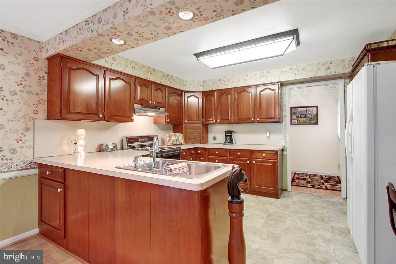 551 Norman Road York, PA 17406 - Photo 8 of 26 Gallery Image 8
