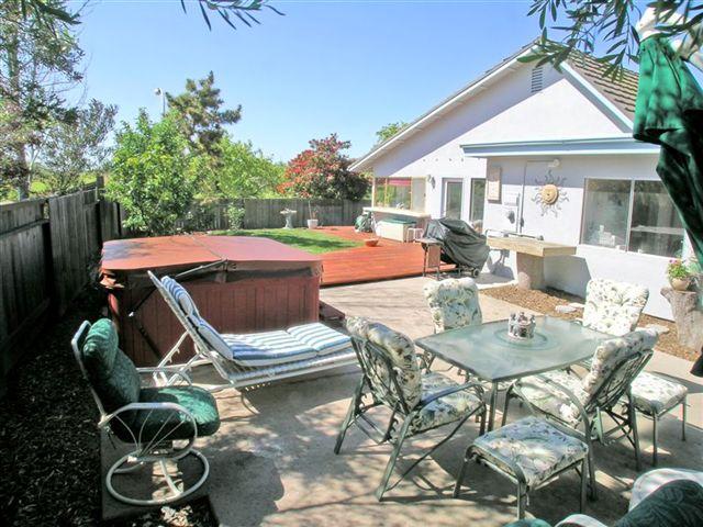 494 Reed Court Santa Barbara, CA 93117 - Photo 12 of 22 Large Backyard