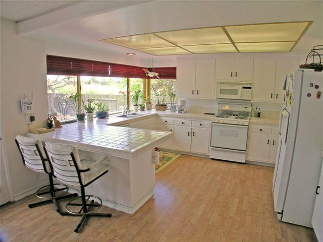 494 Reed Court Santa Barbara, CA 93117 - Photo 17 of 22 Kitchen Area