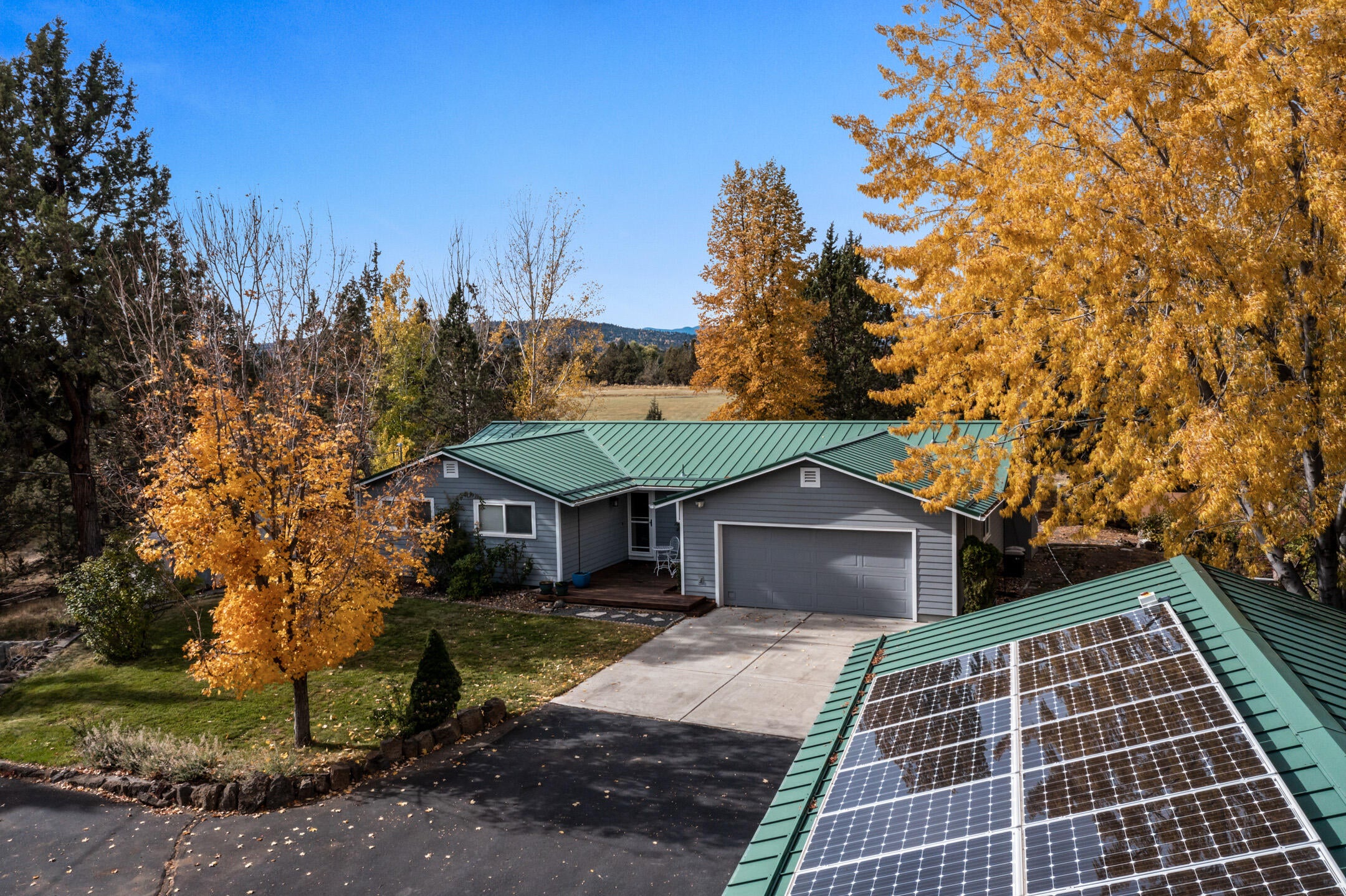 21081 Country Squire Road Bend, OR 97701 - Photo 30 of 49 2021_10_21_21081_country_squire-8