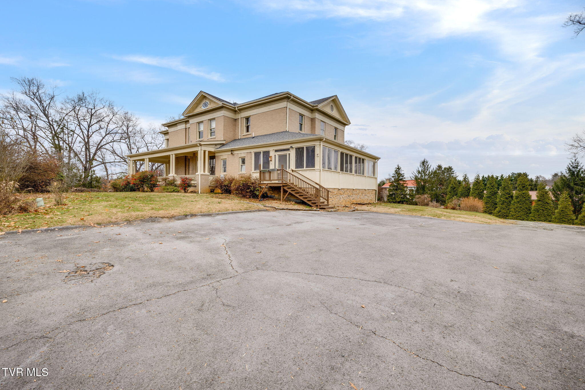 322 Spruce Street Bristol, TN 37620 - Photo 107 of 121 078