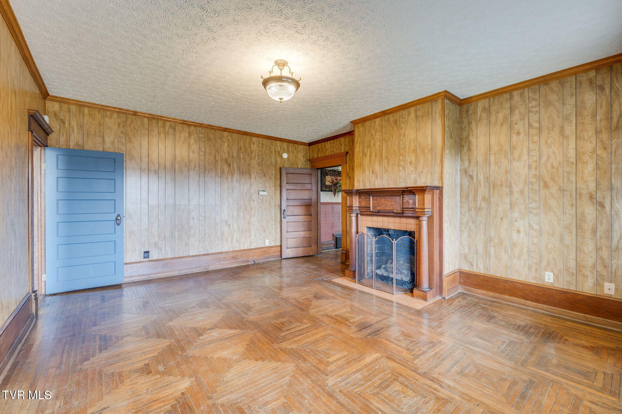 322 Spruce Street Bristol, TN 37620 - Photo 13 of 121 014