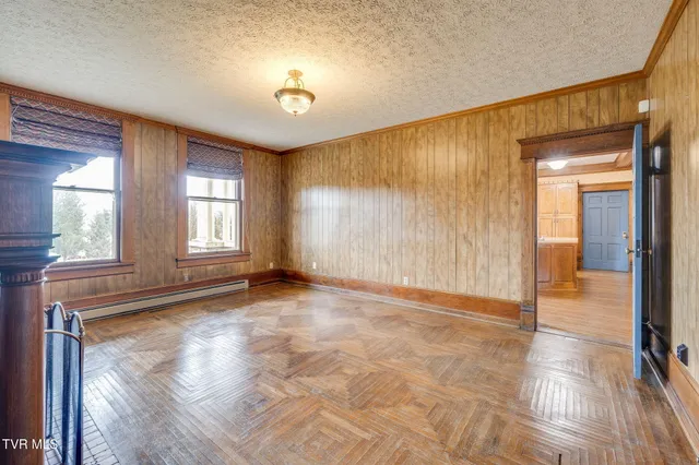 $875,000 | 322 Spruce Street, Bristol, TN 37620