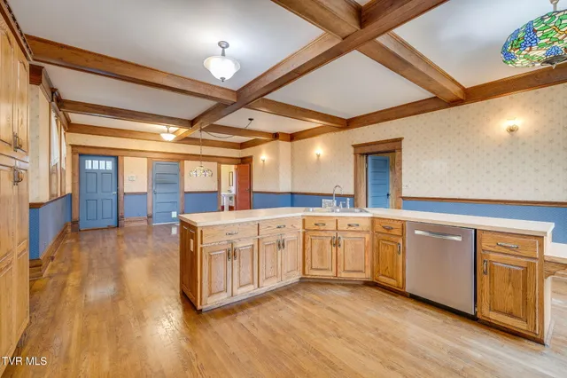 $875,000 | 322 Spruce Street, Bristol, TN 37620