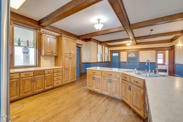 $875,000 | 322 Spruce Street, Bristol, TN 37620